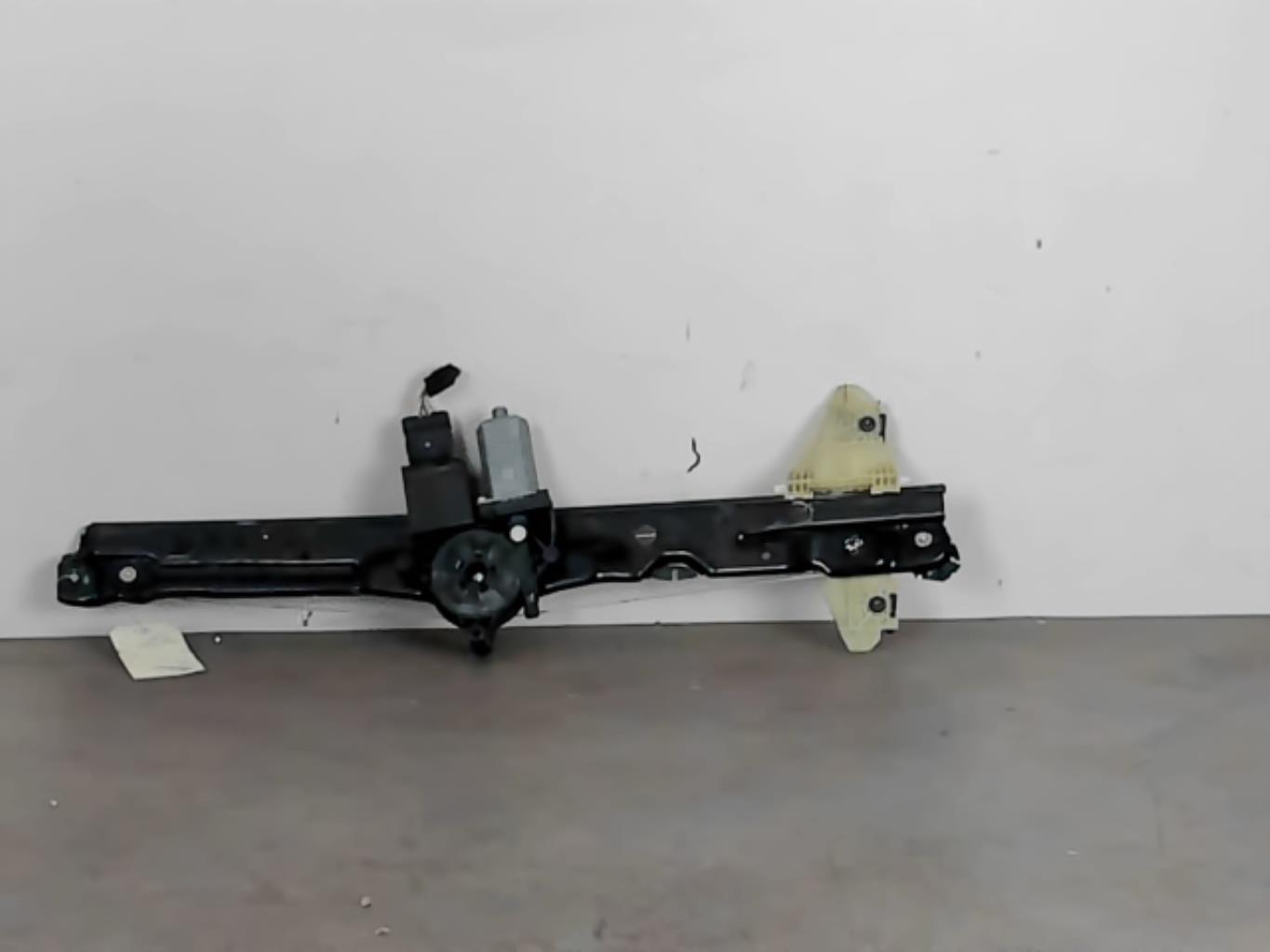 Leve vitre electrique avant gauche