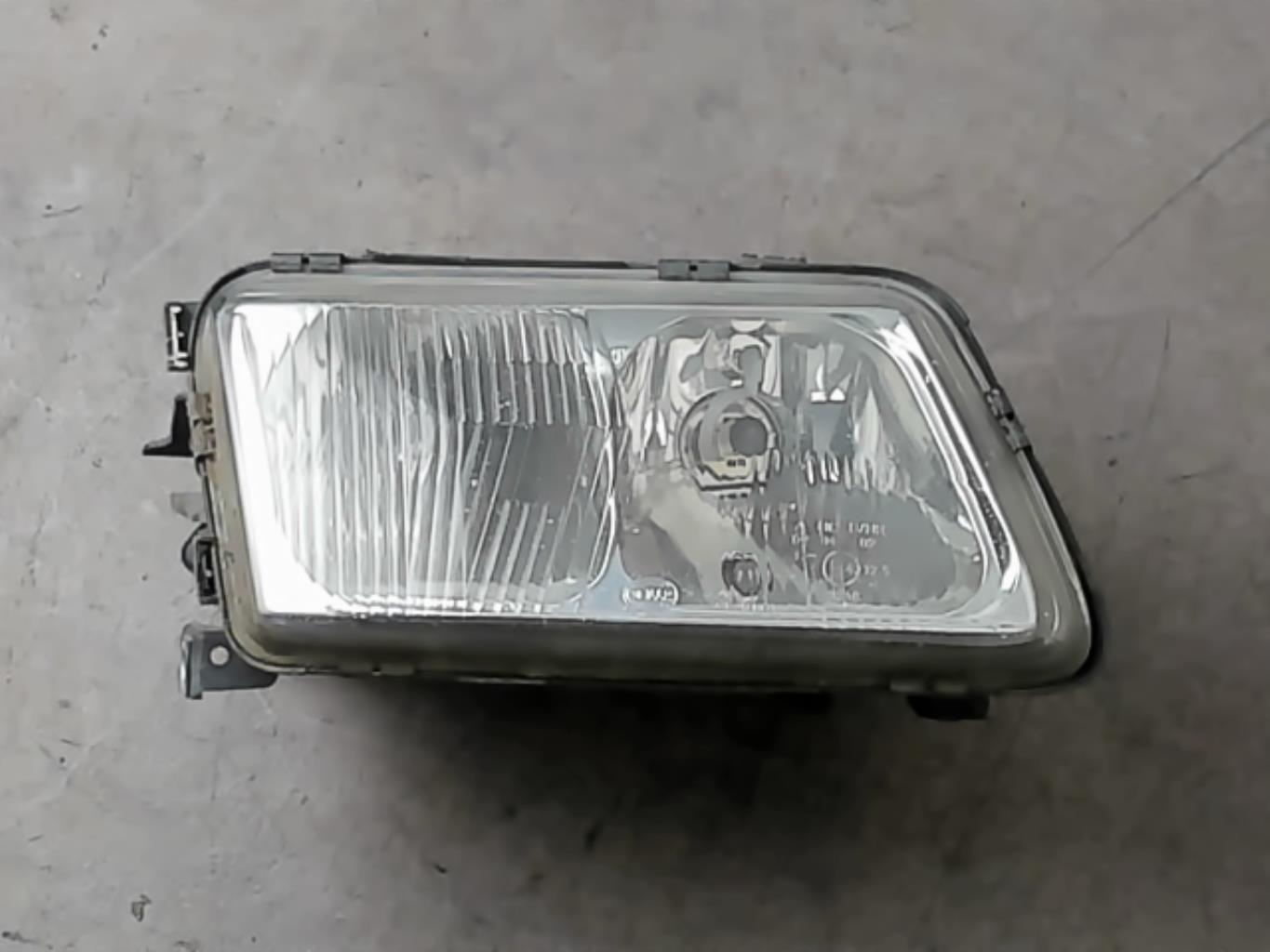 Óptica delantera principal derecha (luces) (faro)