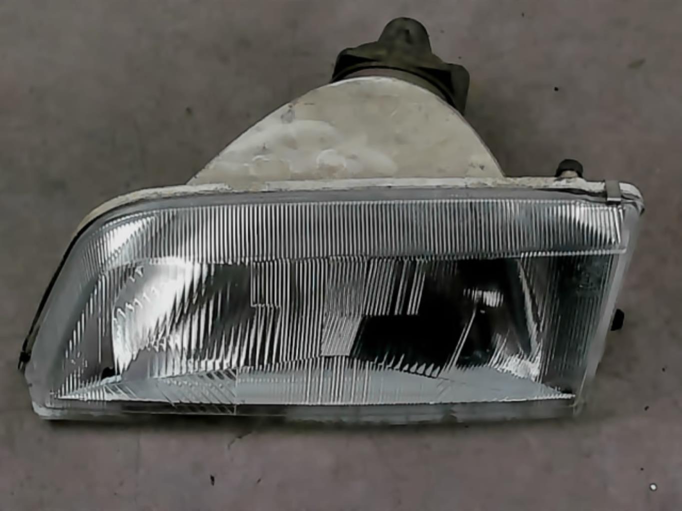 Gruppo ottico anteriore principale sinistro (luci)(faro)