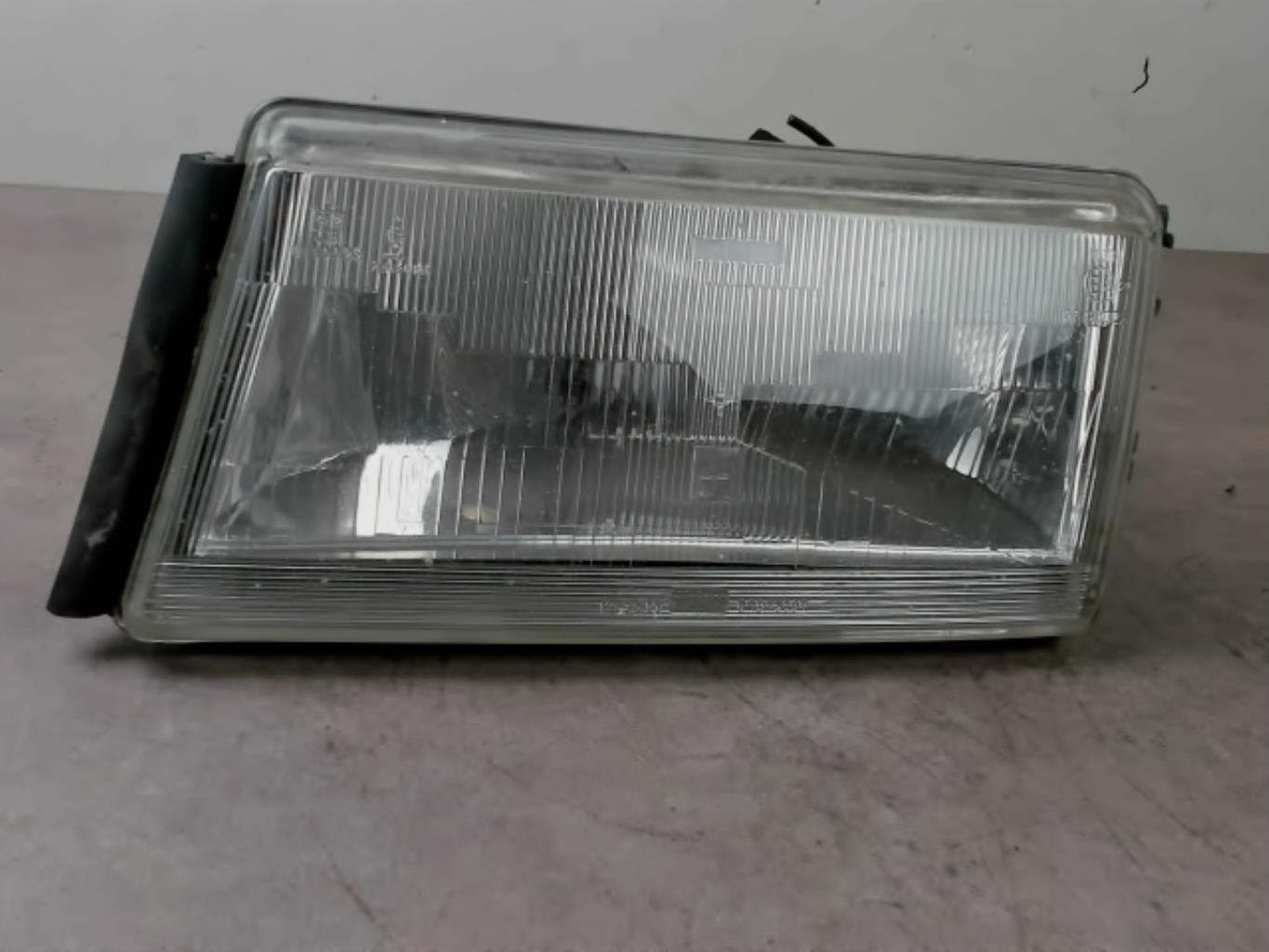 Gruppo ottico anteriore principale sinistro (luci)(faro)