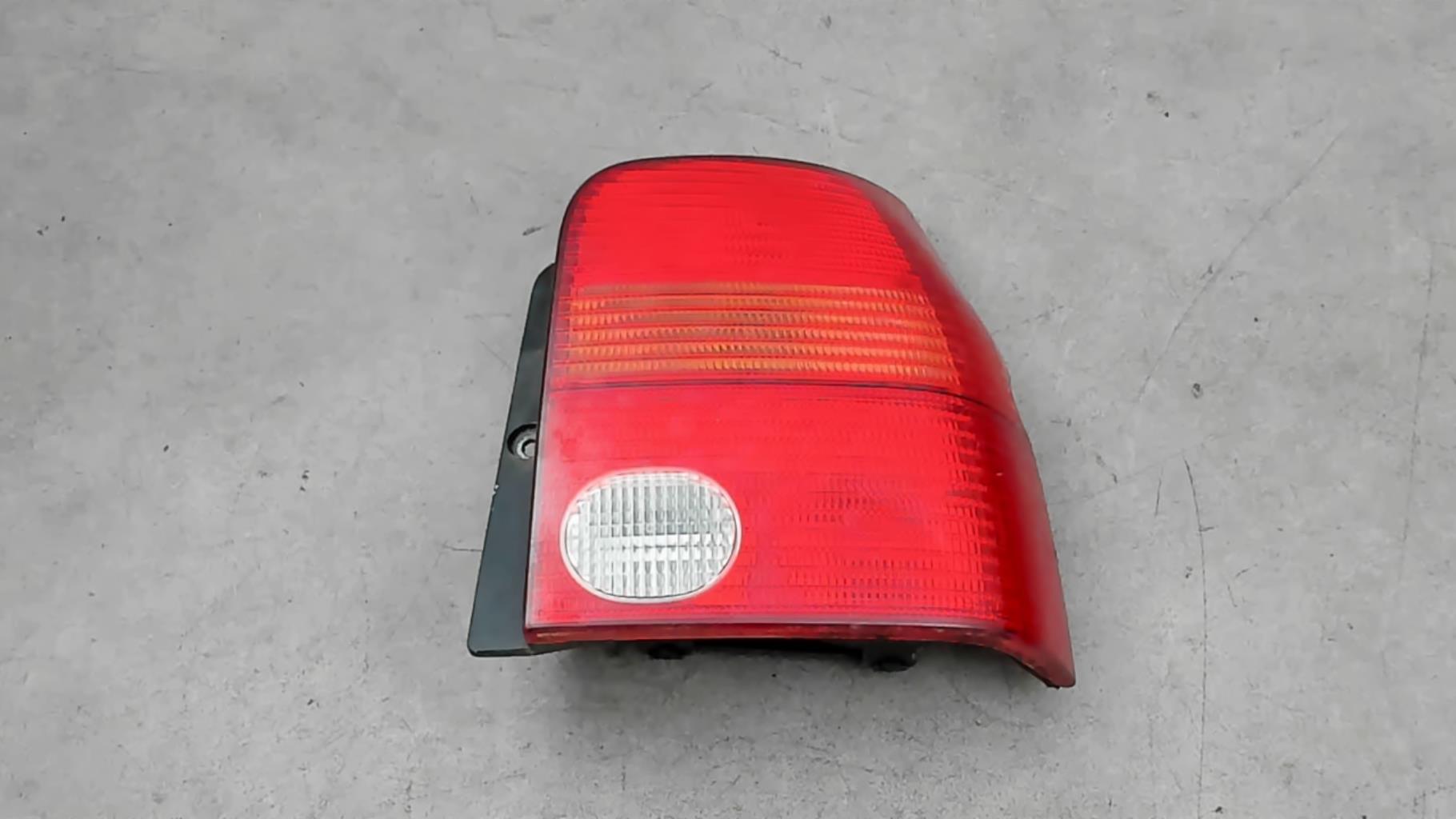 Fanale posteriore principale destro (luci)