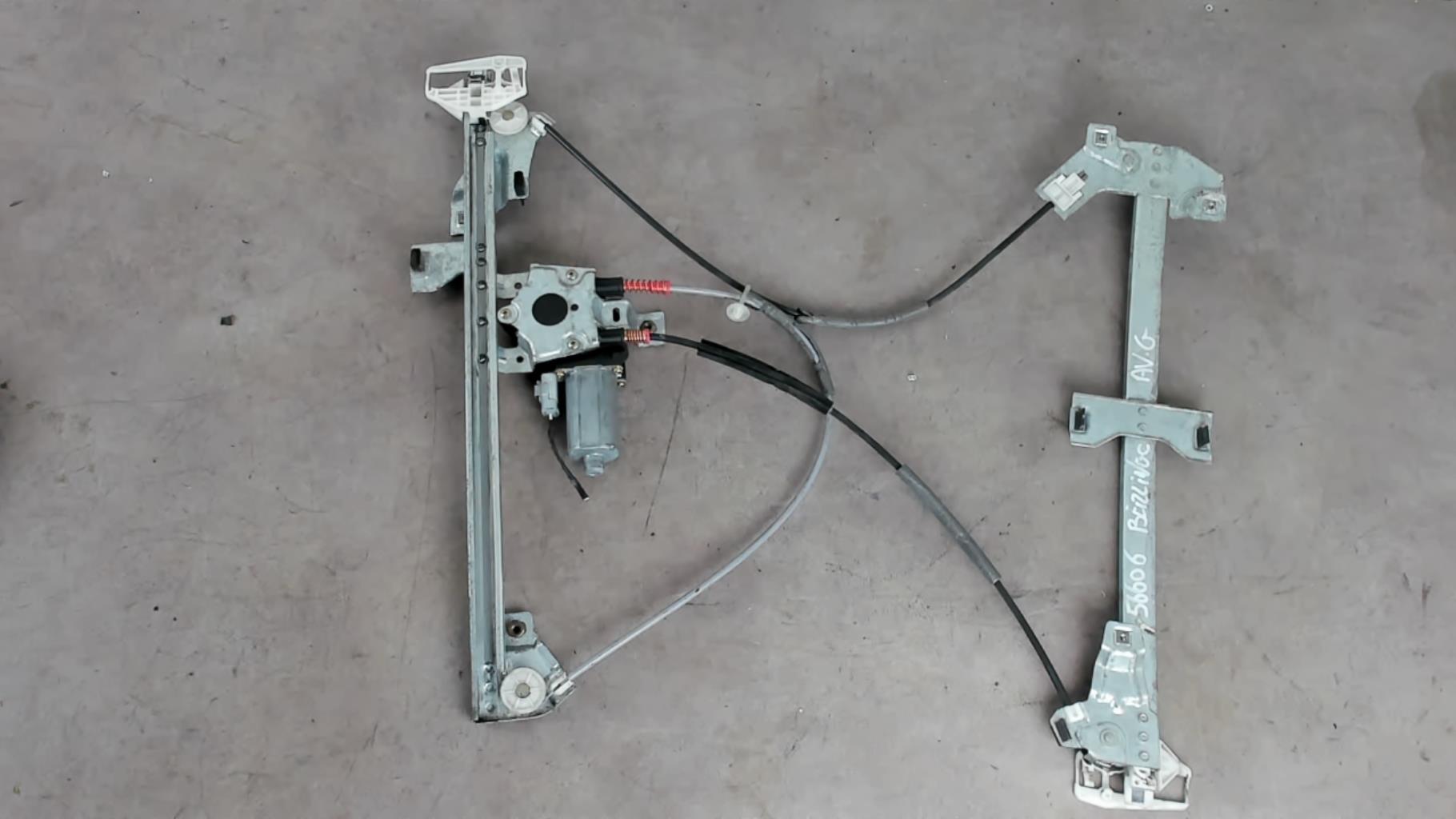Leve vitre electrique avant droit