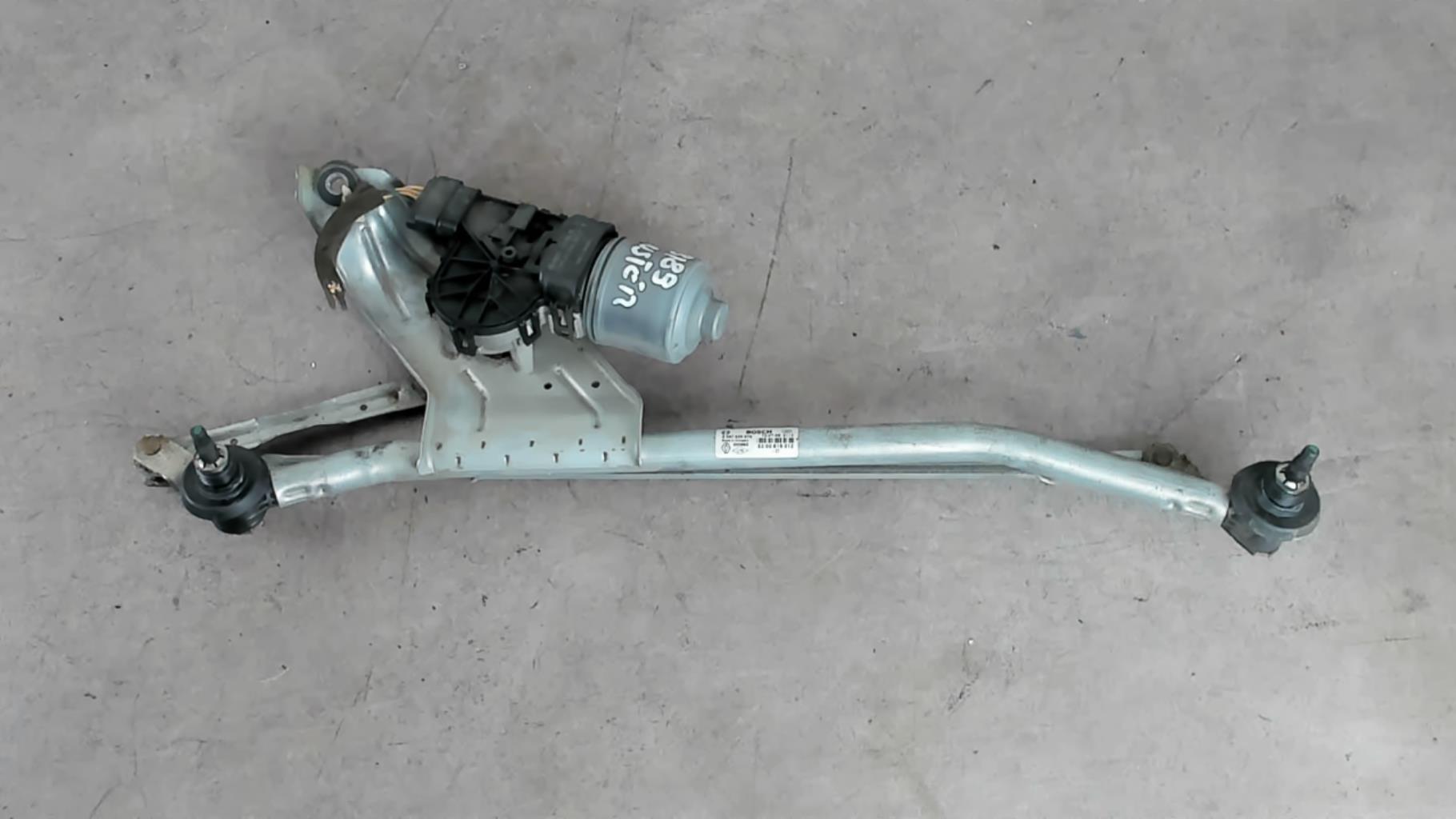 Moteur essuie glace avant