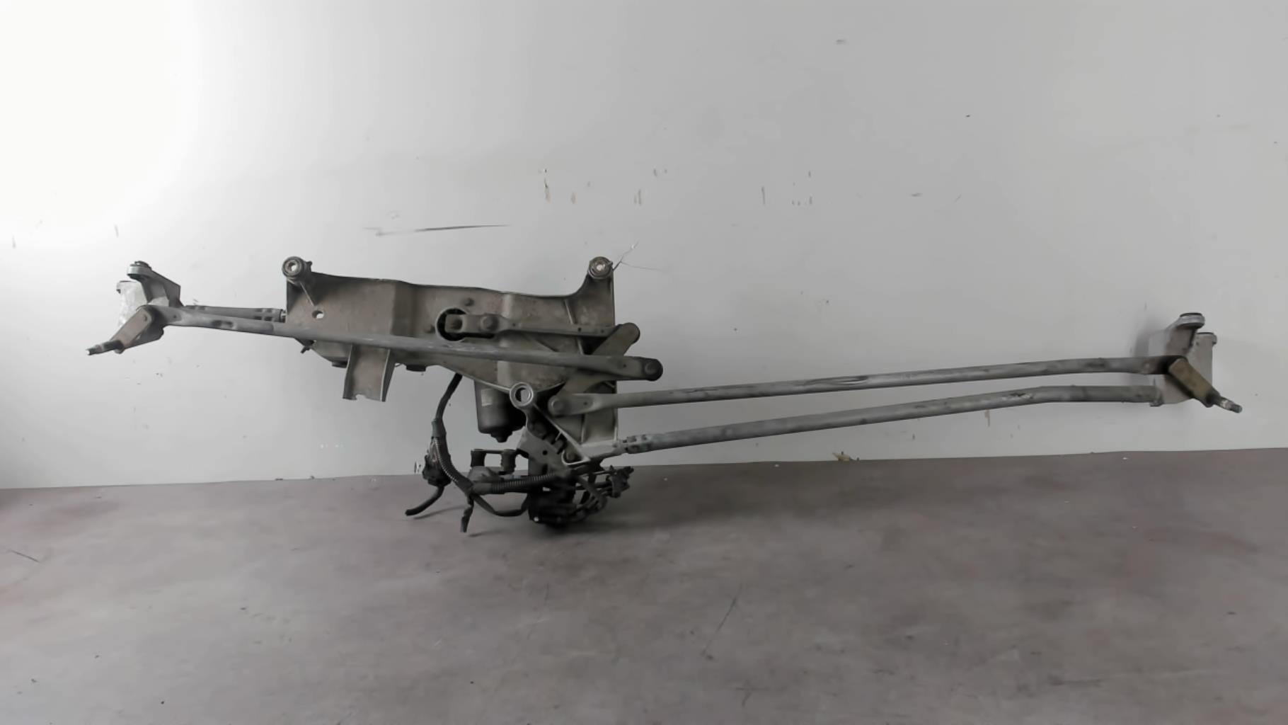 Moteur essuie glace avant