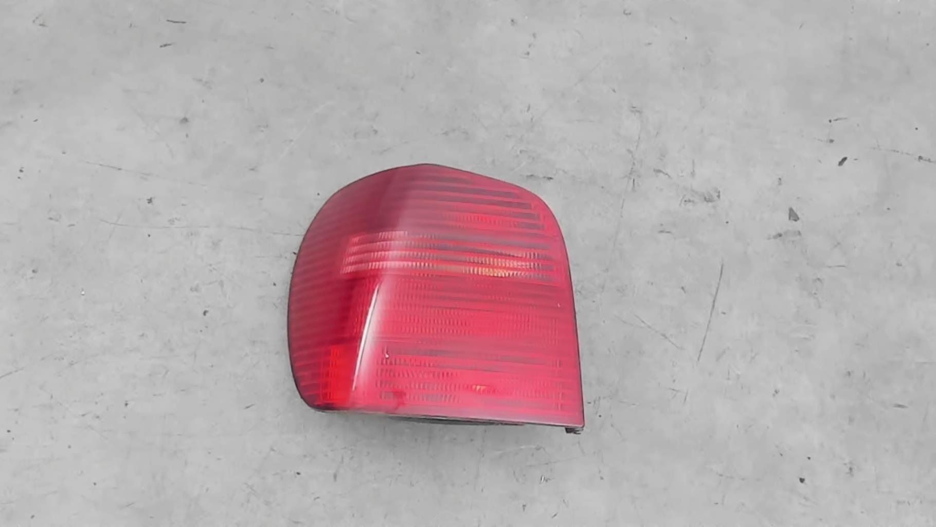 Fanale posteriore principale sinistro (luci)