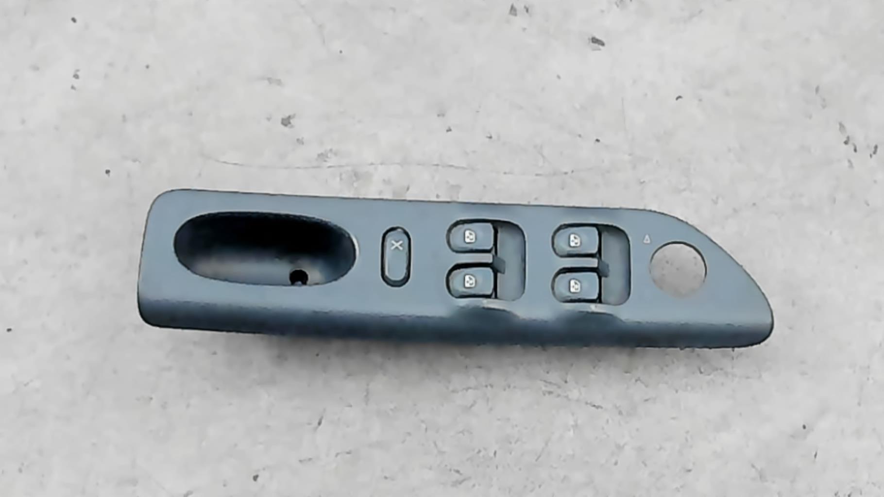 Interruttore alzacristalli