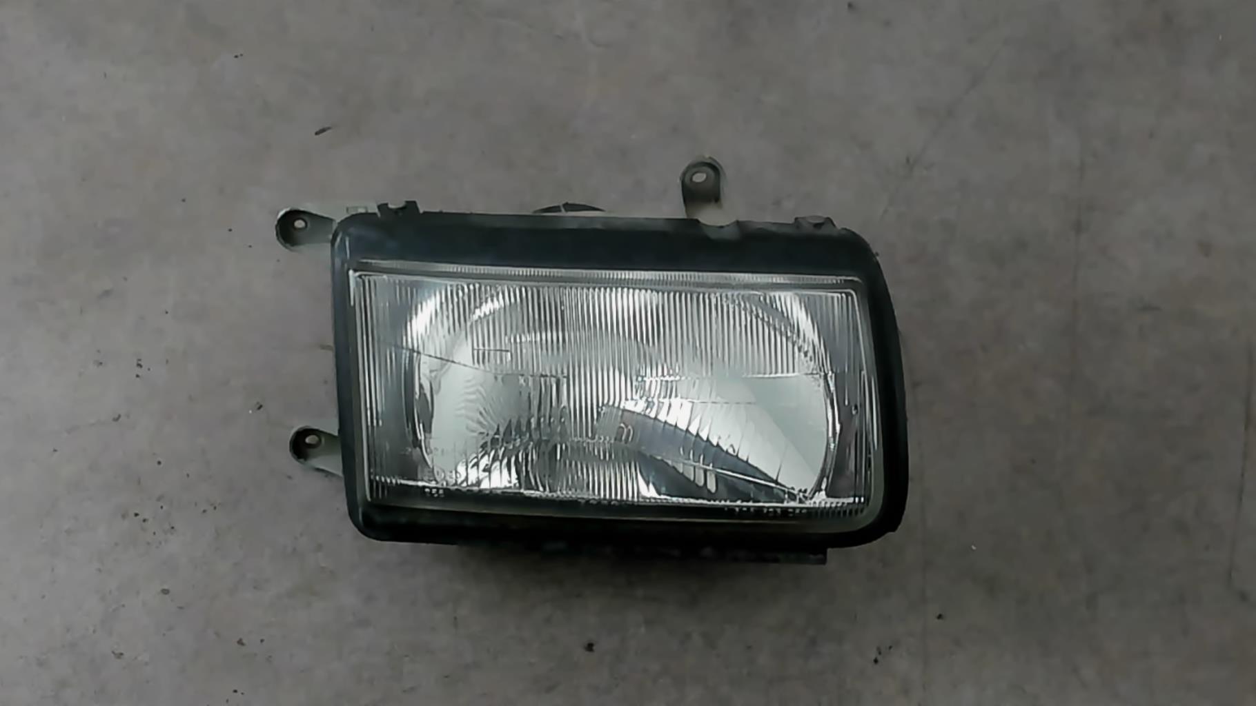 Optique avant principal droit (feux)(phare)