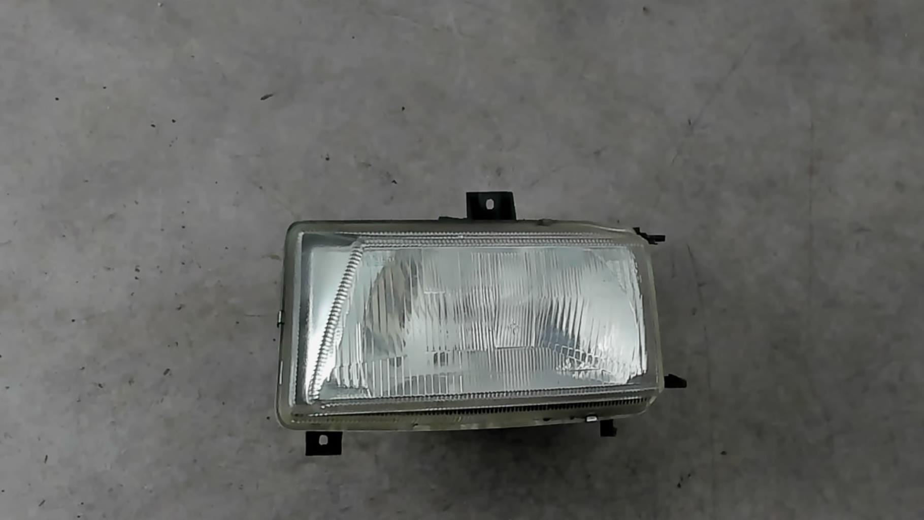 Gruppo ottico anteriore principale sinistro (luci)(faro)