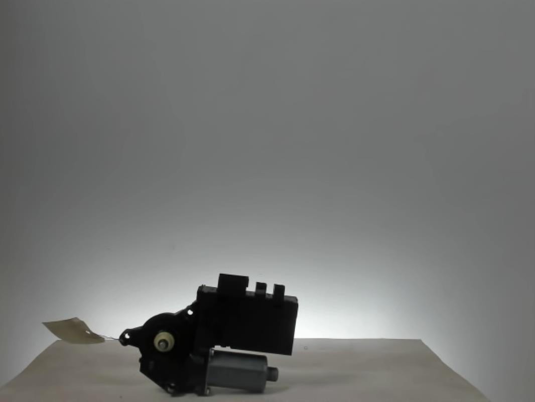 Moteur leve vitre avant droit