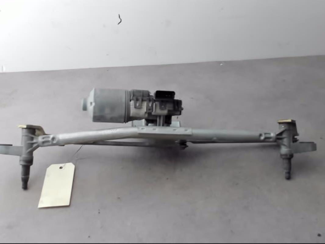 Moteur essuie glace avant