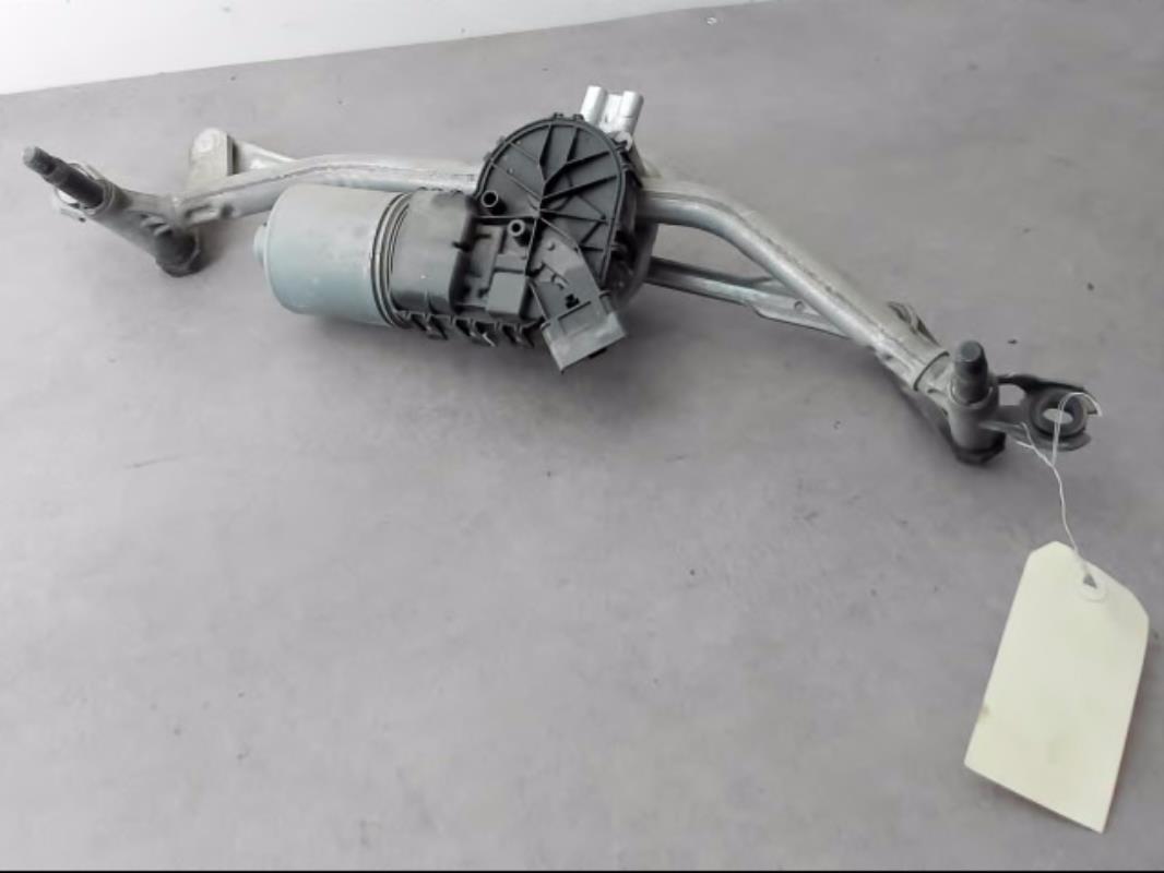 Moteur essuie glace avant