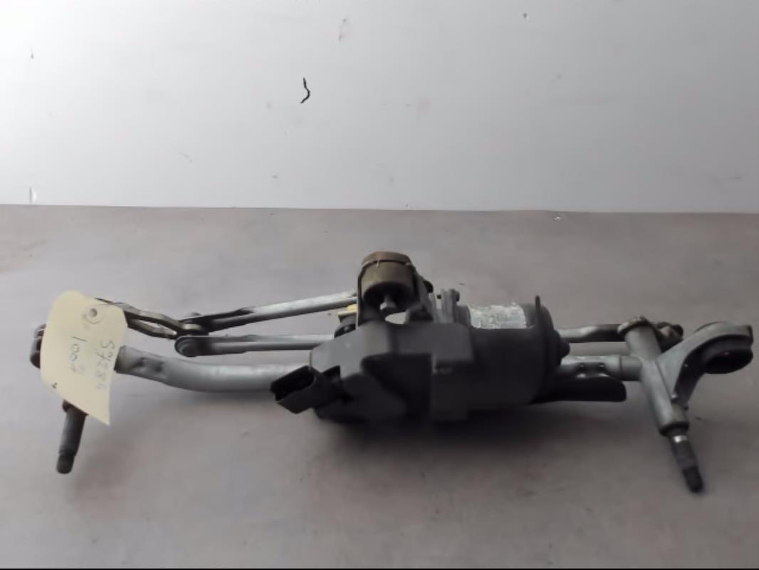 Moteur essuie glace avant