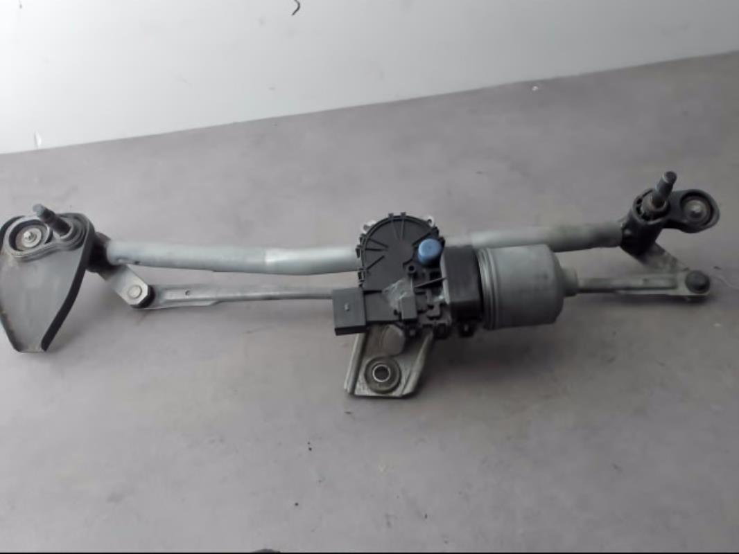 Moteur essuie glace avant