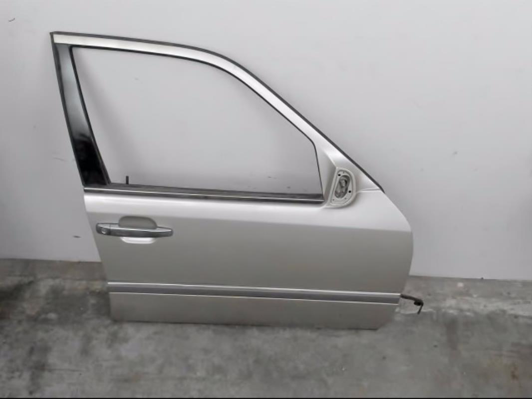 Porte avant droit