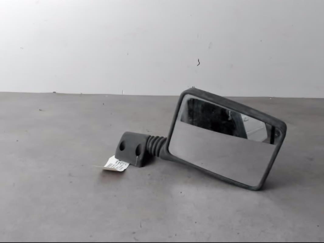 Retrovisor izquierdo