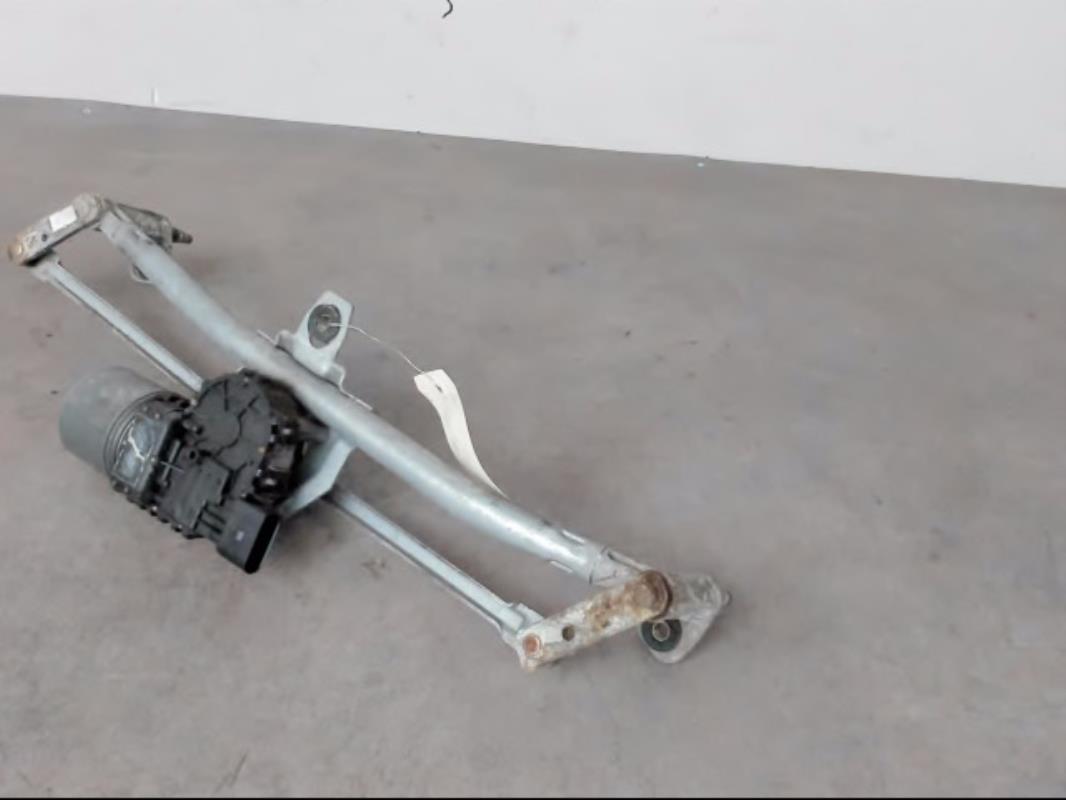 Moteur essuie glace avant