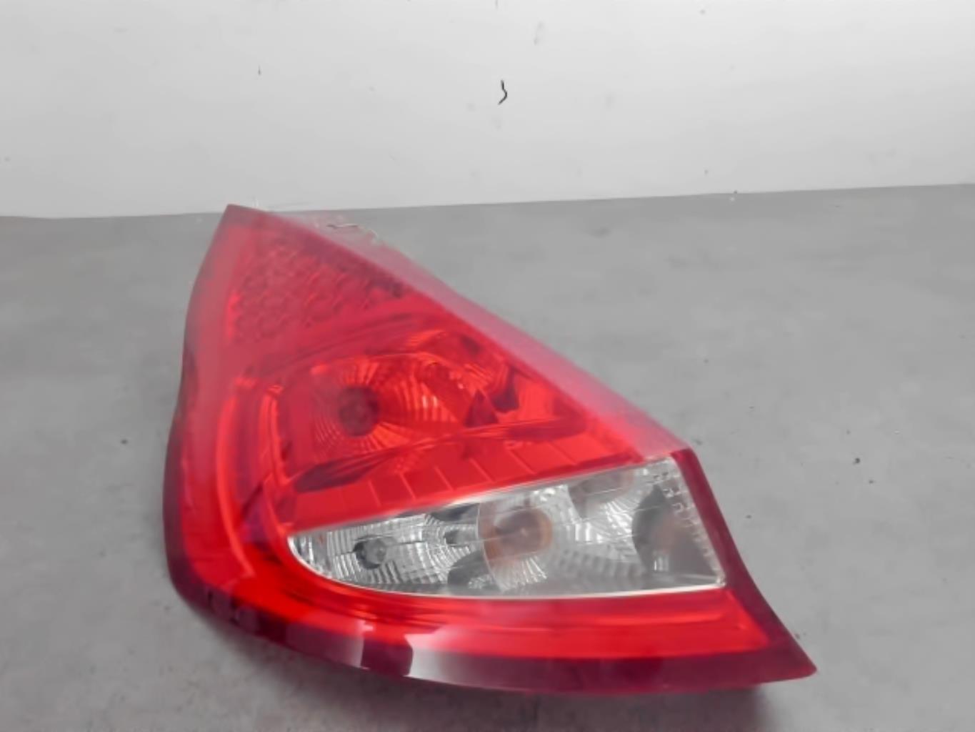 Fanale posteriore principale sinistro (luci)