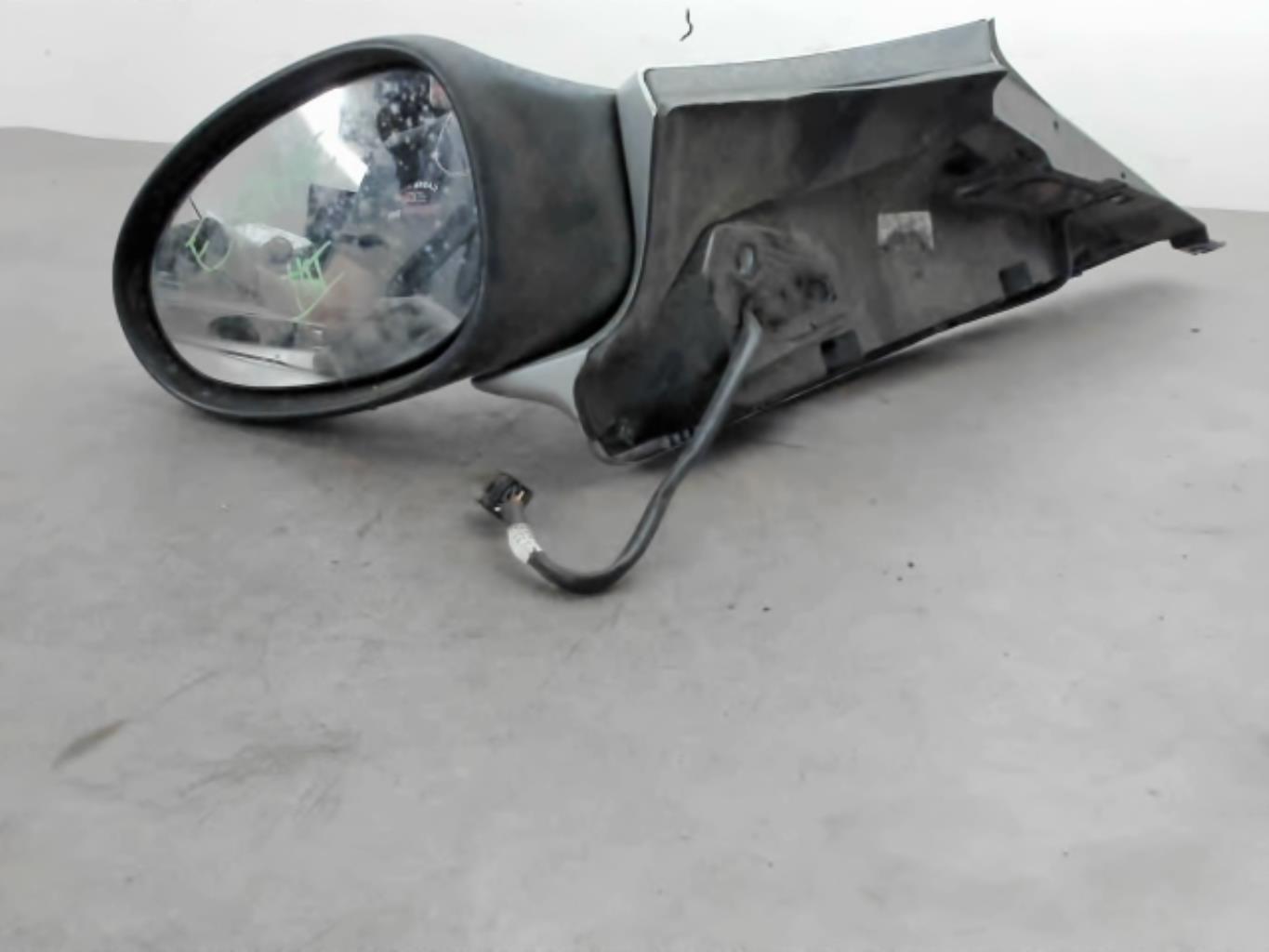 Retrovisor izquierdo