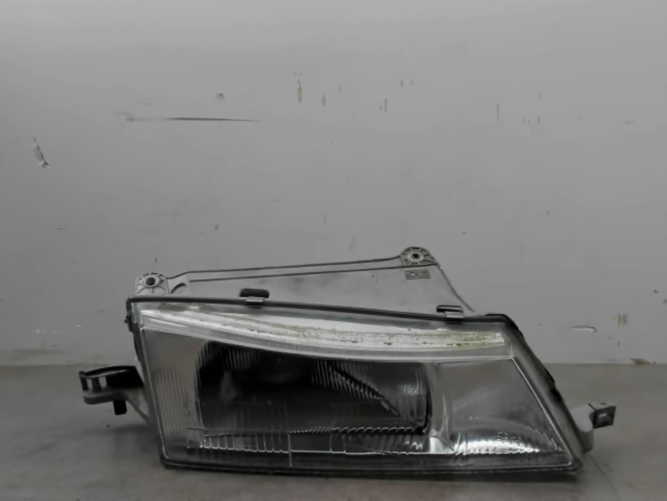 Gruppo ottico anteriore principale destro (luci)(faro)