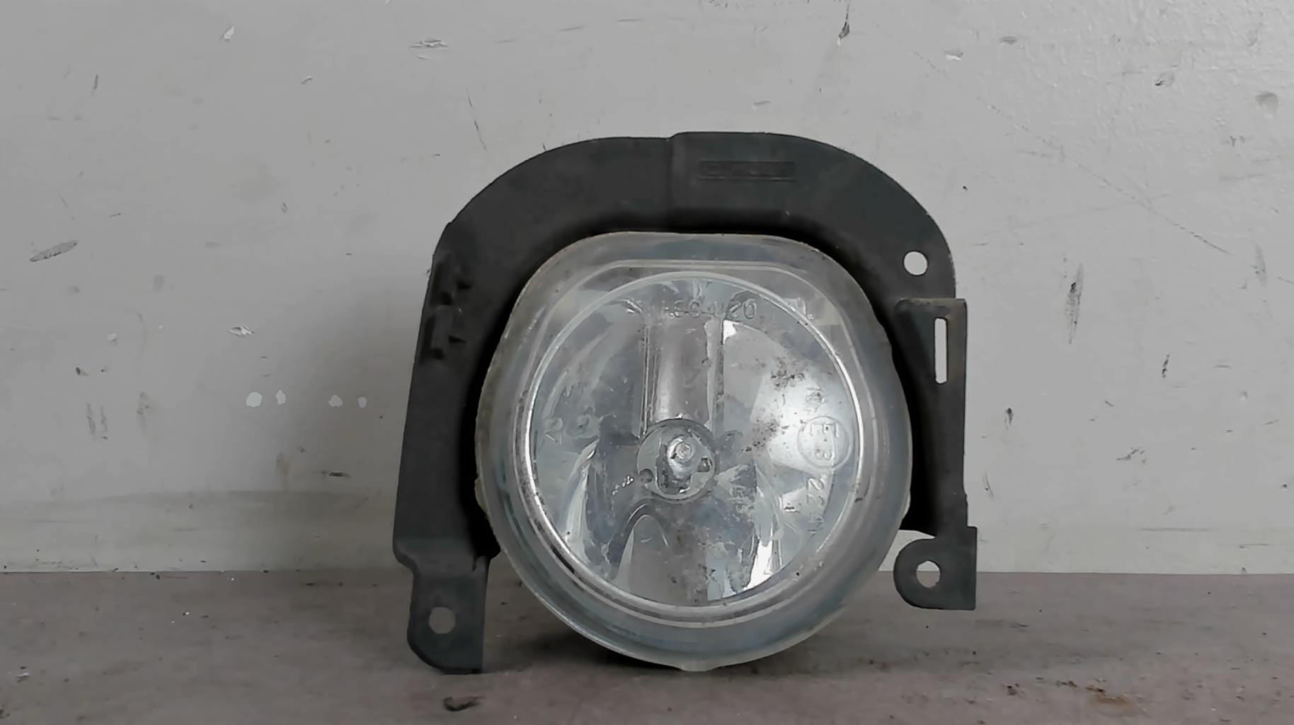 Fendinebbia sinistro (luce)