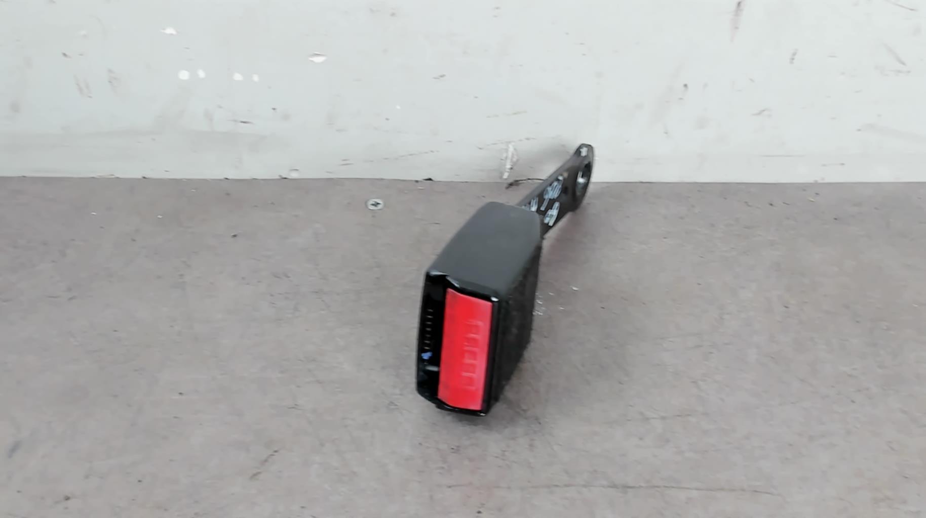 Aggancio cintura sicurezza anteriore destro
