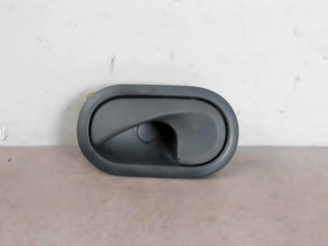 Poignee interieur avant droit
