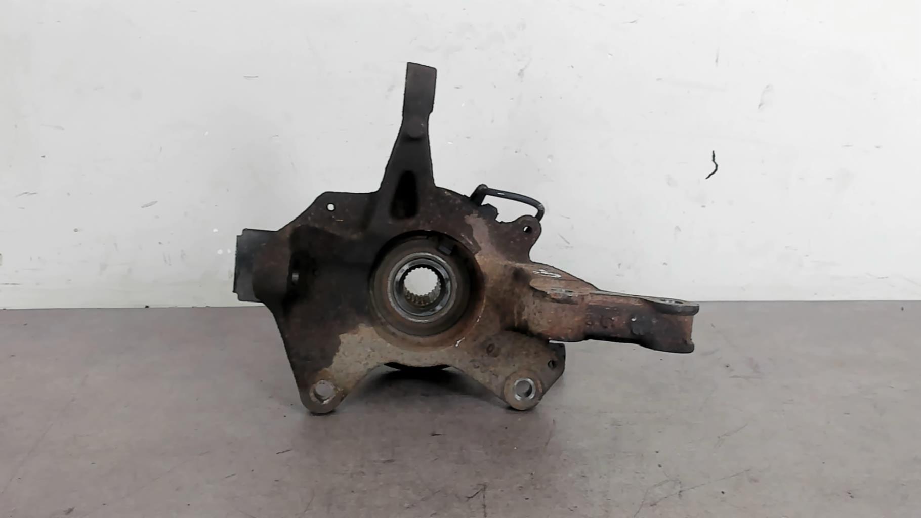 Fusee avant gauche