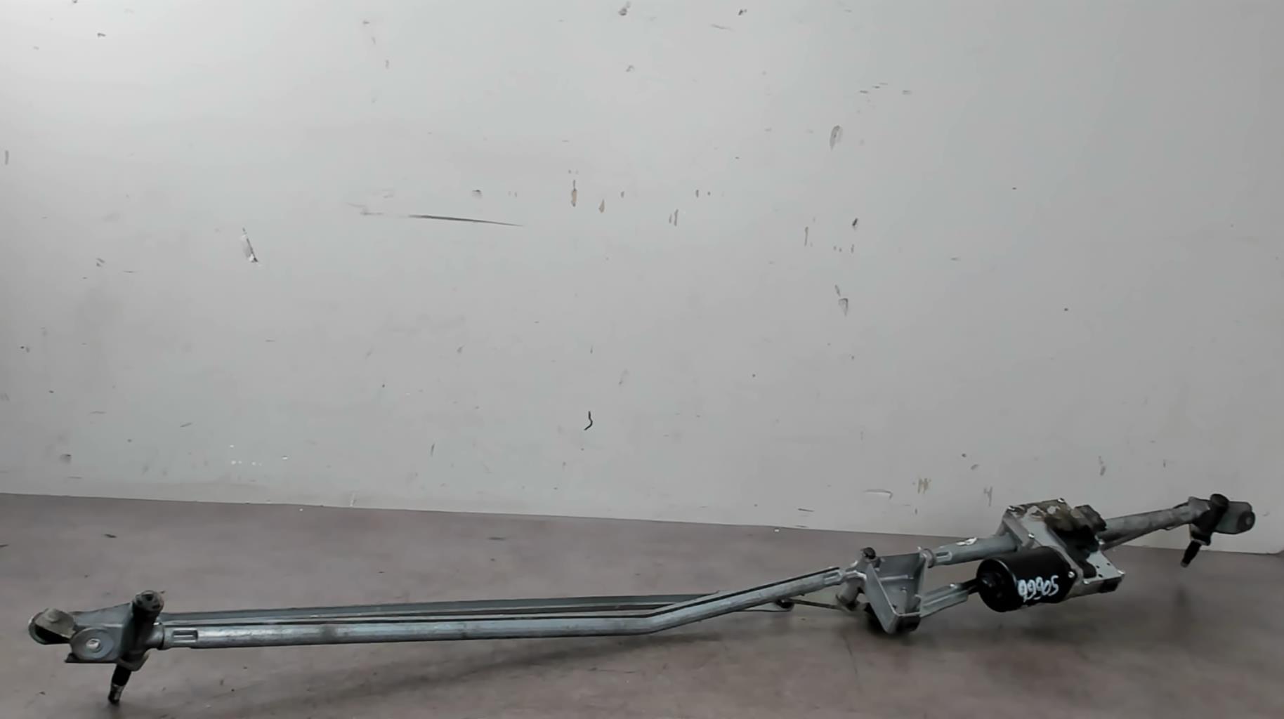 Moteur essuie glace avant