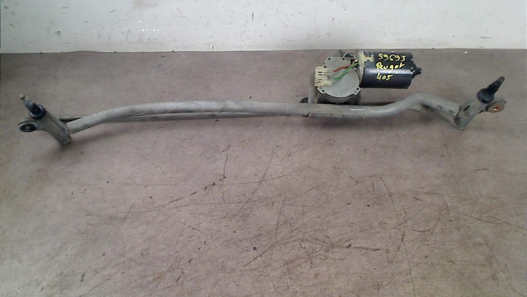 Moteur essuie glace avant
