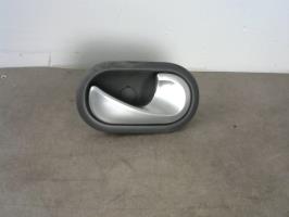 Poignee interieur avant droit