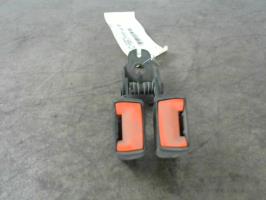 Attache ceinture arriere droit