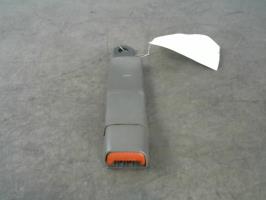 Attache ceinture avant gauche
