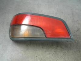 Fanale posteriore principale sinistro (luci)