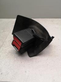 Attache ceinture arriere centrale