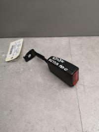 Attache ceinture arriere centrale