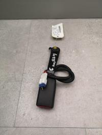 Attache ceinture avant droit