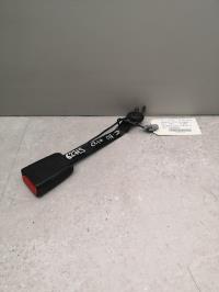 Attache ceinture avant droit