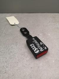 Attache ceinture avant droit