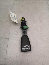Attache ceinture avant gauche