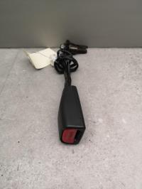Attache ceinture avant gauche