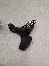 Poignee porte avant droit