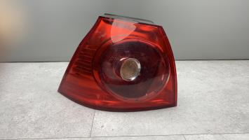 Fanale posteriore principale sinistro (luci)