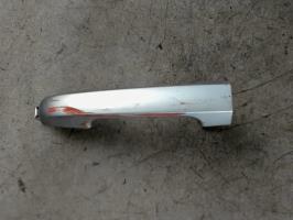 Poignee porte avant gauche