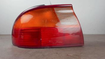 Fanale posteriore principale sinistro (luci)
