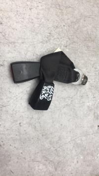 Attache ceinture arriere droit
