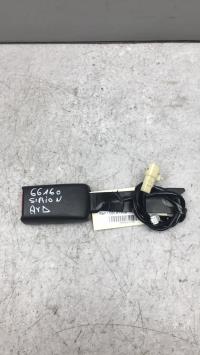 Attache ceinture avant droit