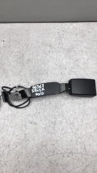 Attache ceinture avant gauche