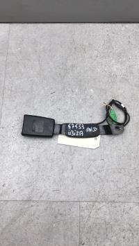 Attache ceinture avant droit