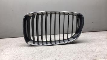 Grille de calandre gauche
