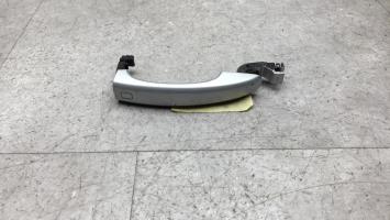 Poignee porte avant droit